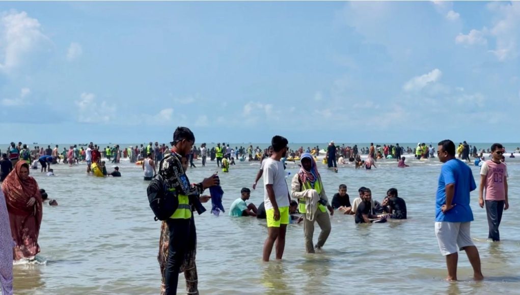Sea bathing
