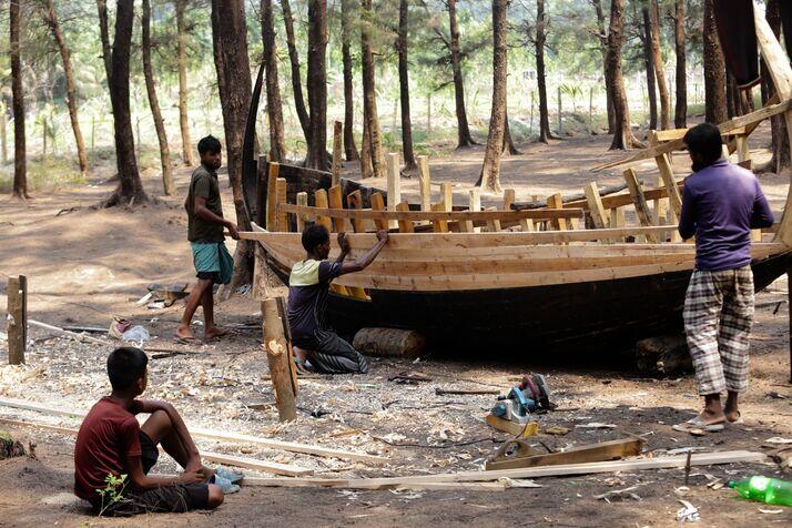 Fishing boat 2 optimized 100