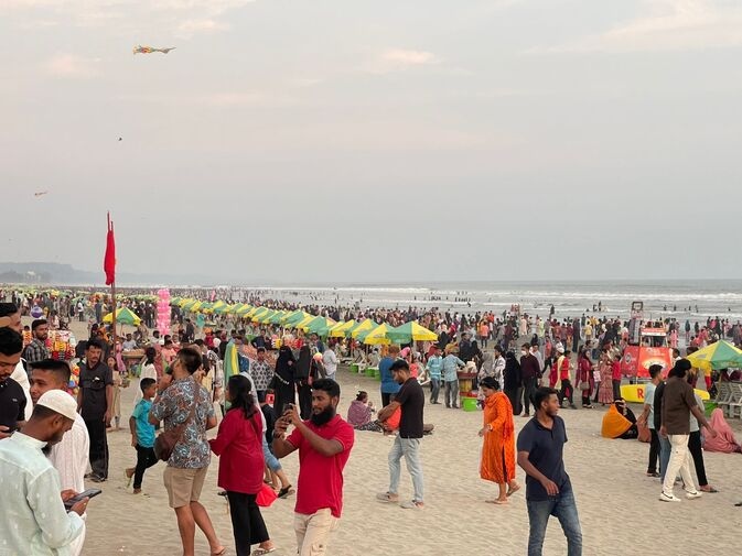 Eid_Tourists_optimized_100