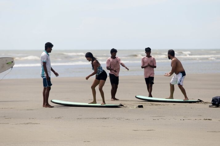 Surfing_S_optimized_100