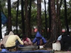 Tidal Currents Bring Shrimp Fry Harvest for Coastal Fishers