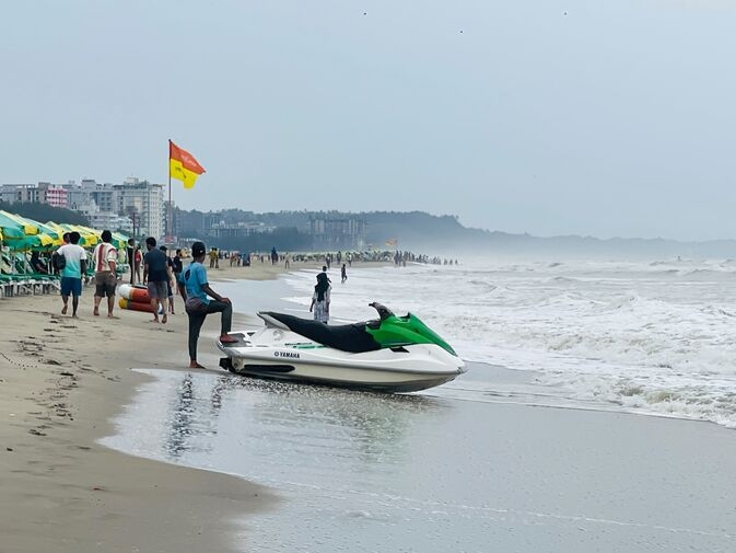 Four Seaports Asked to Hoist Local Cautionary Signal No. 3 as Rainfall Intensifies Along the Coast