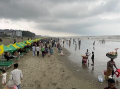 Tourists Revel in Rain-Soaked Beauty of Cox’s Bazar Beach