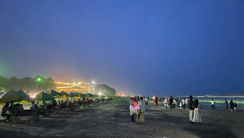BEACH NIGHT