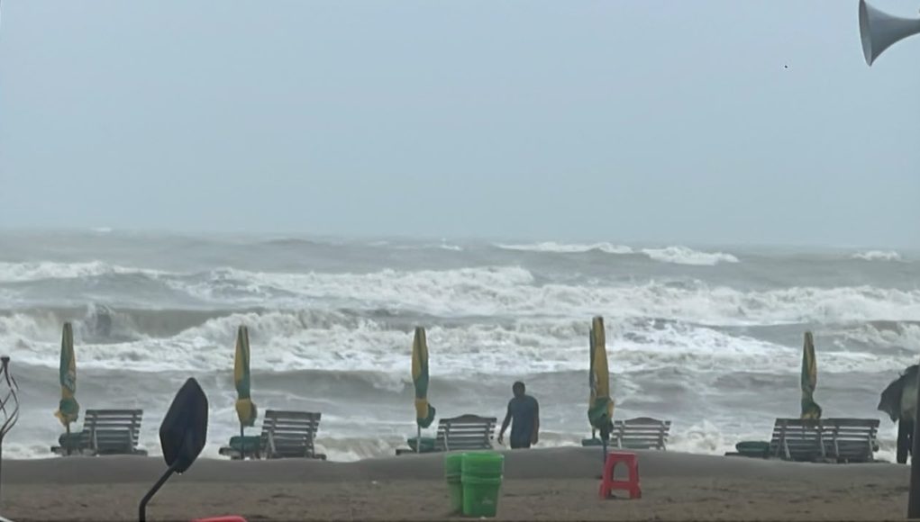 Rough sea