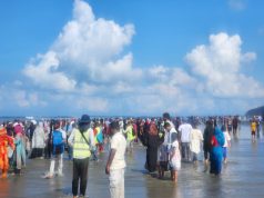 Tourists Flock to Cox’s Bazar Beach Despite Intense Heat