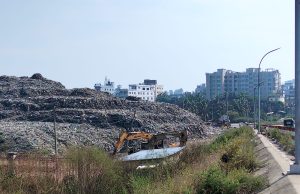 Waste Piles up Along the Bakkhali River, Worsening Pollution in Cox’s Bazar