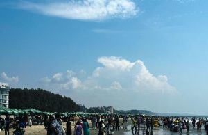 Cox’s Bazar Packed With Tourists as Durga Puja Holidays Near End