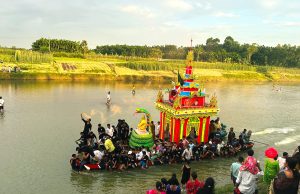 Thousands Gather for Kalpo Jahaj Bhasa Festival on Bakkhali River