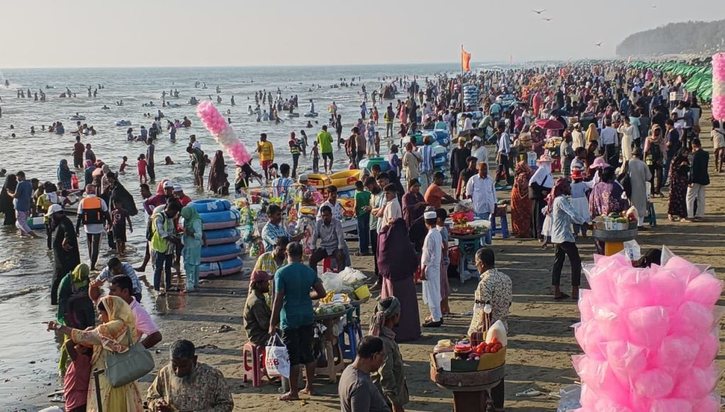 Cox’s Bazar Sees Holiday Rush, Security Measures Strengthened